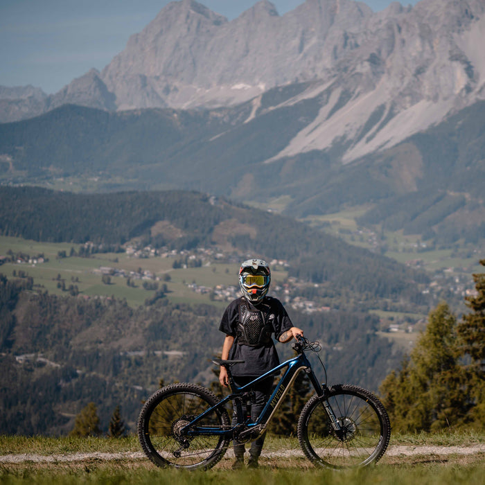 MYVELO Aspen E-MTB Fully Landschaft